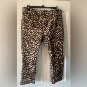 Leopard cropped jeans